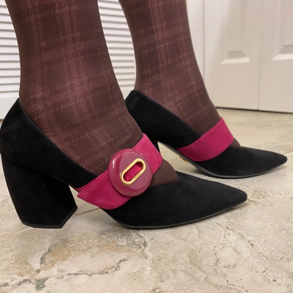 Gorgeous! PRADA Suede Button Pumps🌺 - Picture 7 of 14